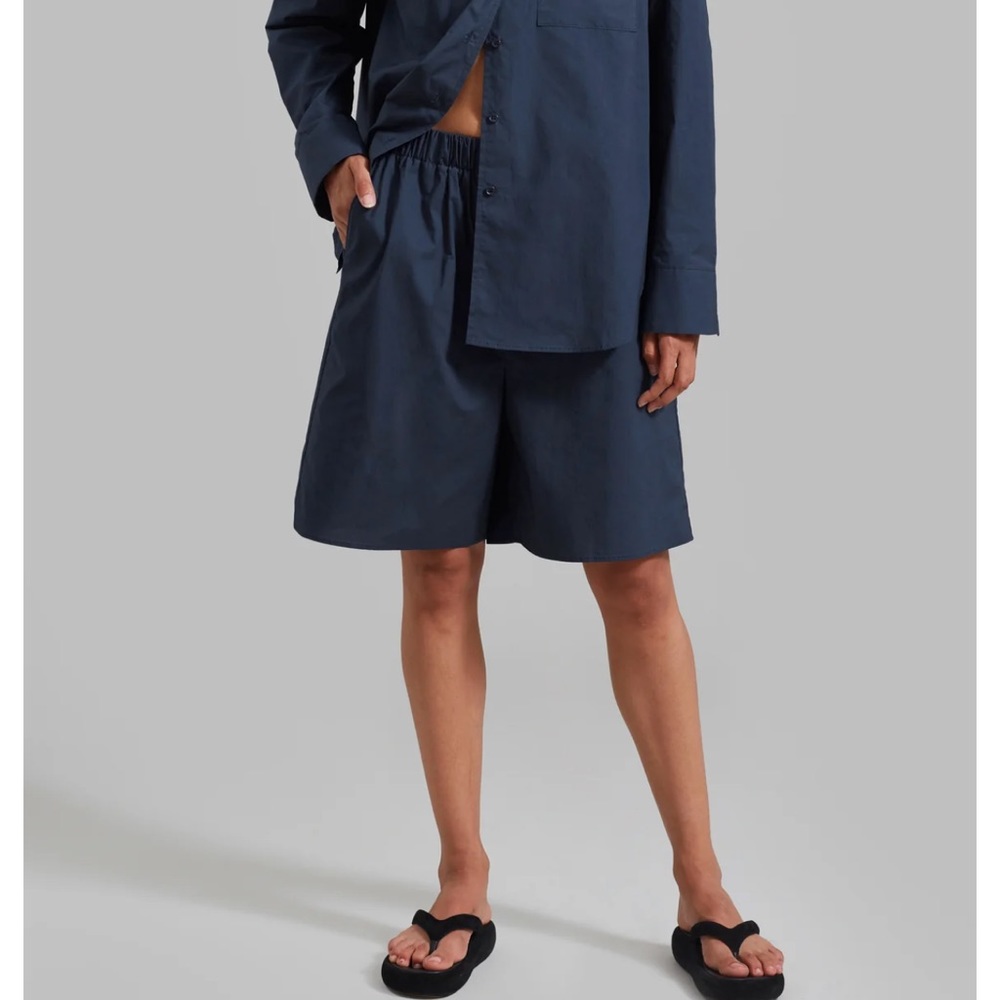 NWT New The Frankie Shop LEVI BERMUDA SHORTS - MIDNIGHT BLUE, Navy Long Shorts